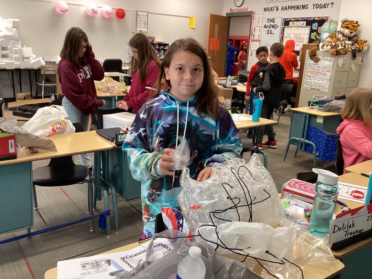 bhes_harris's tweet photo. #BHESOneBluffton
#BHESJumpIn
Check out Malena & Carmen’s egg drop designs! Way to be creative ladies! 🥚 https://t.co/0P2XDofQ7T