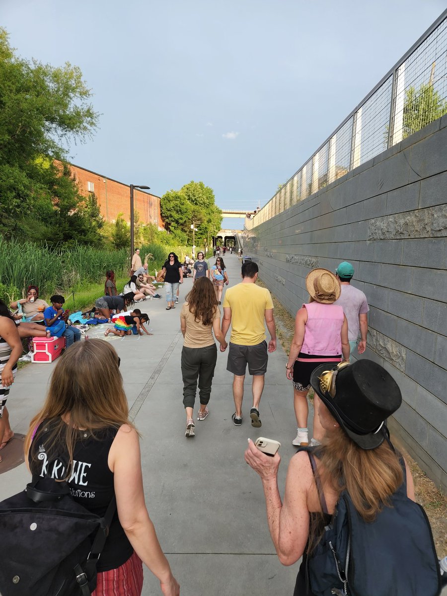 Greenway_Brent's tweet photo. Took an epic field trip over the weekend to Westside #atlantabeltline for some creative play w/ @ChantelleRytter + #kreweofthegratefulgluttons. 💚 what this trail + parade have provided for the city! @AtlantaBeltLine https://t.co/7q0R9Rc7cf