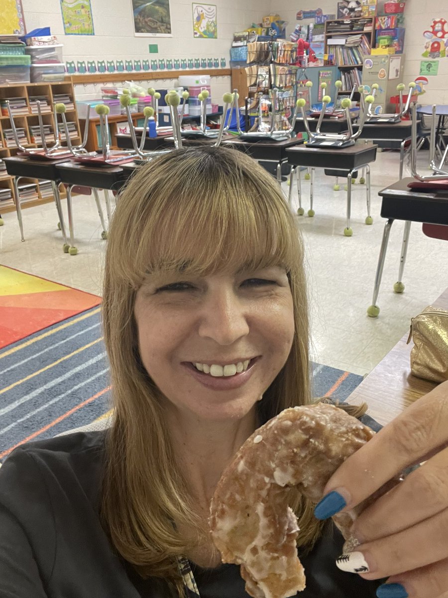 Ginalilvol's tweet photo. Winding it down with a breakfast. π With the new year will come lots of new changes, new administration. Right now I am choosing to celebrate what weβve hadβ¦a family.
Ohana means family, family means nobody gets left behind. Or forgotten.
#trueblueforever π https://t.co/ZqUbOqOeW1