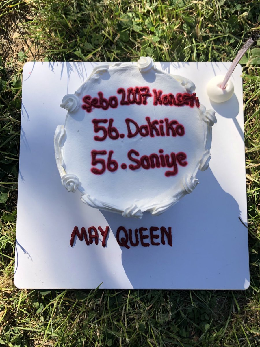 lozgely's tweet photo. sevdiklerimin bana yaptırdığı pastaya bakın🥲 https://t.co/czTt2nNQ6N