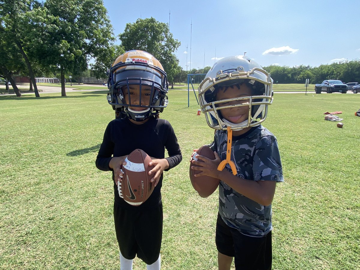#Sunday Pt.2 We started early yesterday and went till dusk! It was a perfect day to be outside developing these young souls! 🙌🏿 #ForwardAlways