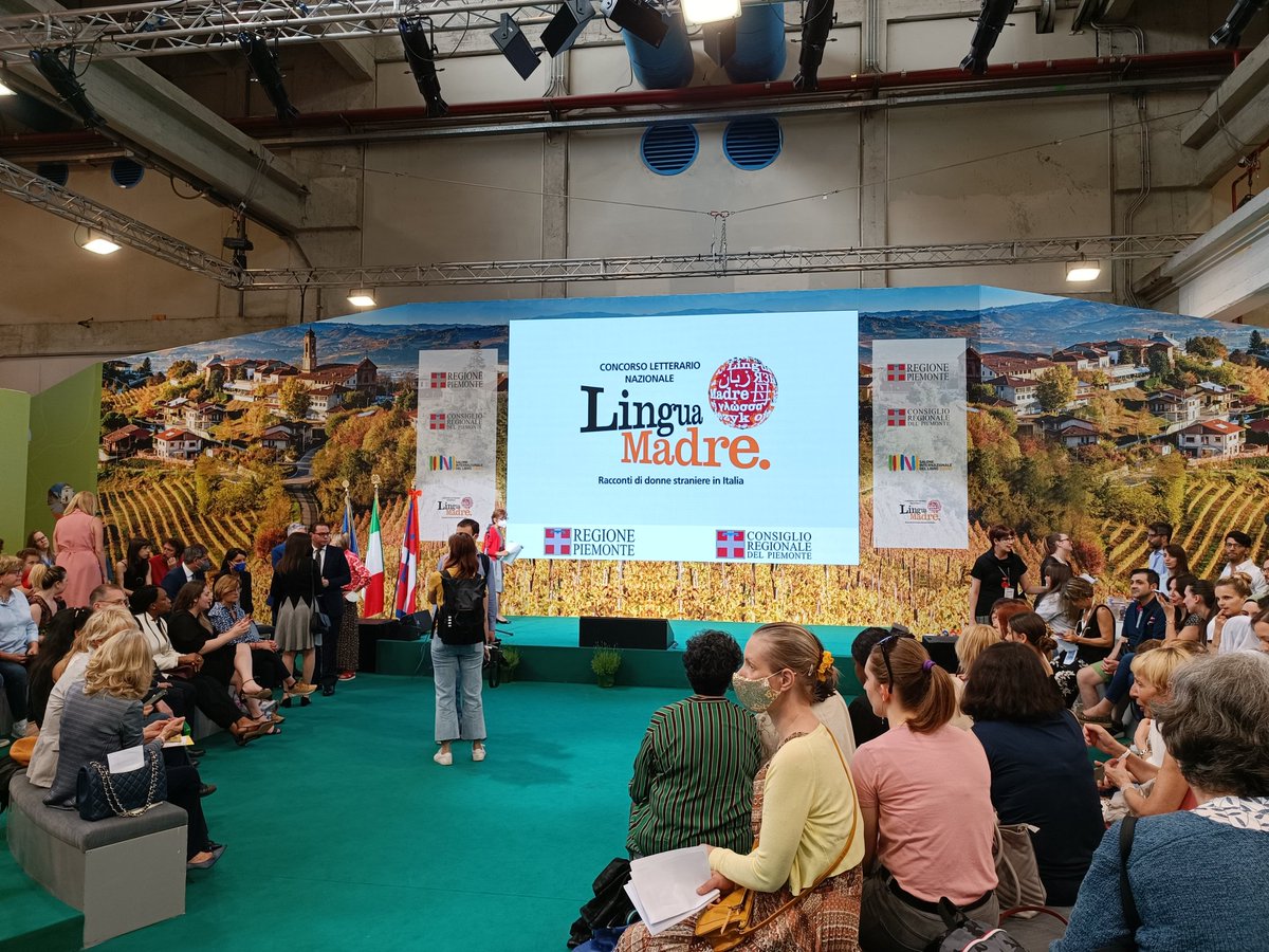 InfoCLM's tweet photo. Tutto è pronto!
Tra pochissimo in Arena Piemonte (Pad.2) l'inizio della premiazione della XVII edizione del Concorso Lingua Madre.
#salto22
#cuoriselvaggi https://t.co/GiuTI4Onvw