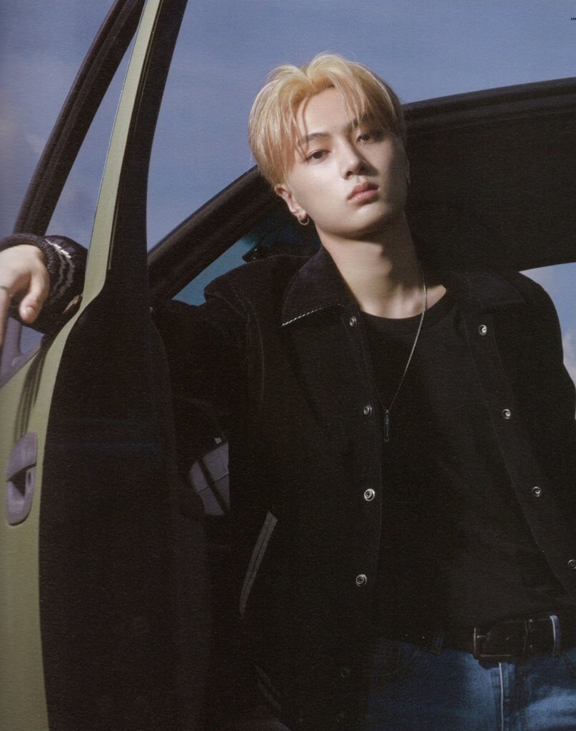 _Hyoyeon20's tweet photo. 😵 https://t.co/YkqjzS7FTk