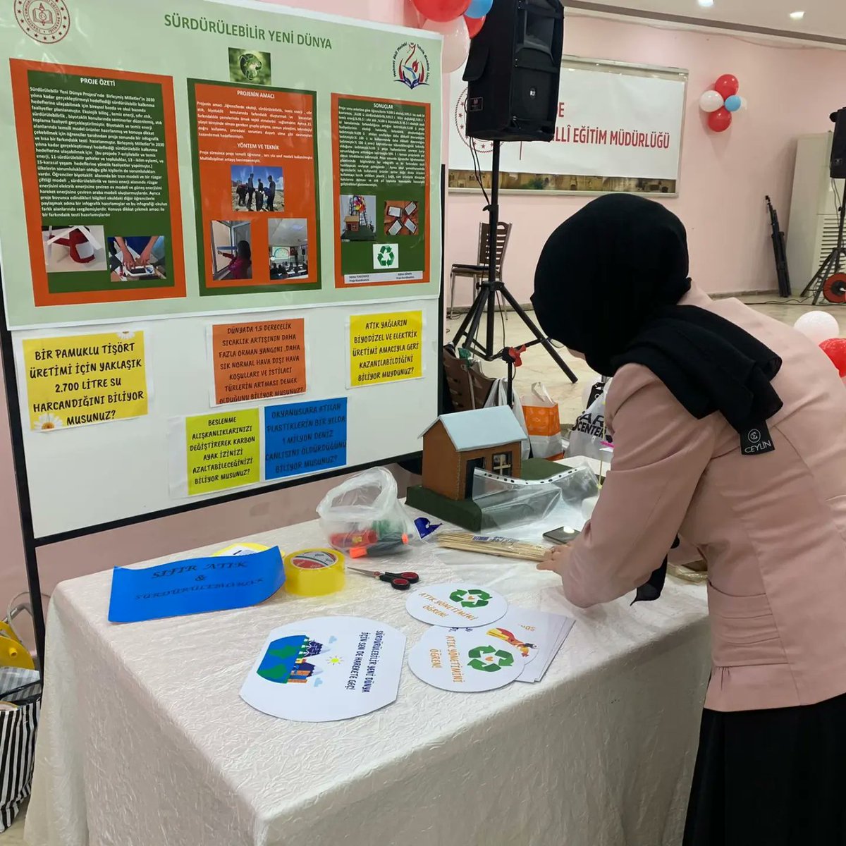 3. Eğitimde İyi Örnekler Sergisinde yerimizi aldık. Katılım sağlayan Fatma Tekgündüz ve Gülten Gönen öğretmenlerimize ve öğrencilerimize başarılar dileriz.<a href="/nigdeilmem/">Niğde İl Millî Eğitim Müdürlüğü</a> <a href="/GLTNDLMNGNEN/">GÜLTEN DİLMEN GÖNEN</a> <a href="/sedat_ozdemir82/">SEDAT ÖZDEMİR</a>