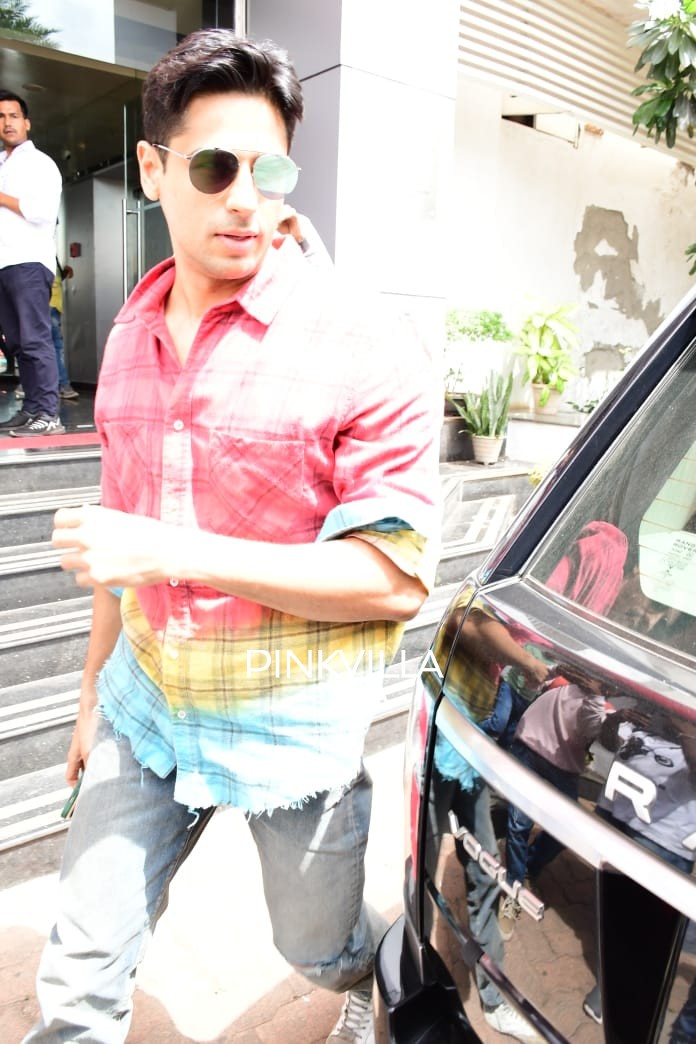 SidMalhotraNews's tweet photo. More Pics : @SidMalhotra clicked in the city today!

#SidharthMalhotra @Team_SidharthM https://t.co/yrTpJkqxTI