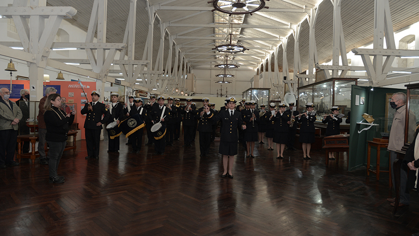 Armada_Arg's tweet photo. El Museo Naval de la Nación celebró el pasado viernes los 130 años de su creación y 74 años de haberse instalado en los antiguos Talleres de Marina, en la ciudad de #Tigre.
Info 👉https://t.co/t20VraL0LU
#REMUNDEF https://t.co/MQudfSIsAf