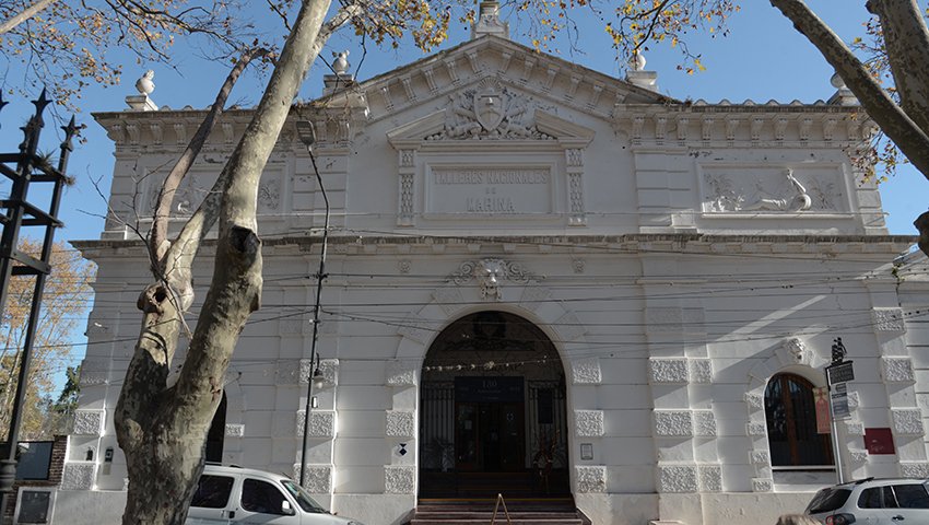 Armada_Arg's tweet photo. El Museo Naval de la Nación celebró el pasado viernes los 130 años de su creación y 74 años de haberse instalado en los antiguos Talleres de Marina, en la ciudad de #Tigre.
Info 👉https://t.co/t20VraL0LU
#REMUNDEF https://t.co/MQudfSIsAf