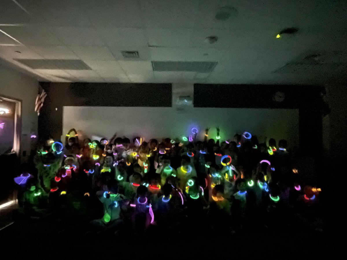 Second grade showing some fun spirit and shining bright! <a href="/Buffalo_Creek1/">Buffalo Creek Elem</a>