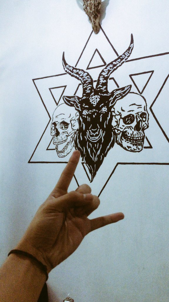 randomfvcking's tweet image. I feel #GOATISH when I see my old art in my room

Hope you like it @GreatGoatsNFT 

Discord Name : kidot#6697