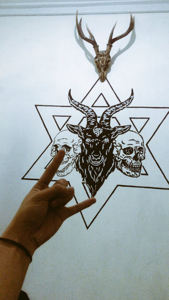 randomfvcking's tweet image. I feel #GOATISH when I see my old art in my room

Hope you like it @GreatGoatsNFT 

Discord Name : kidot#6697