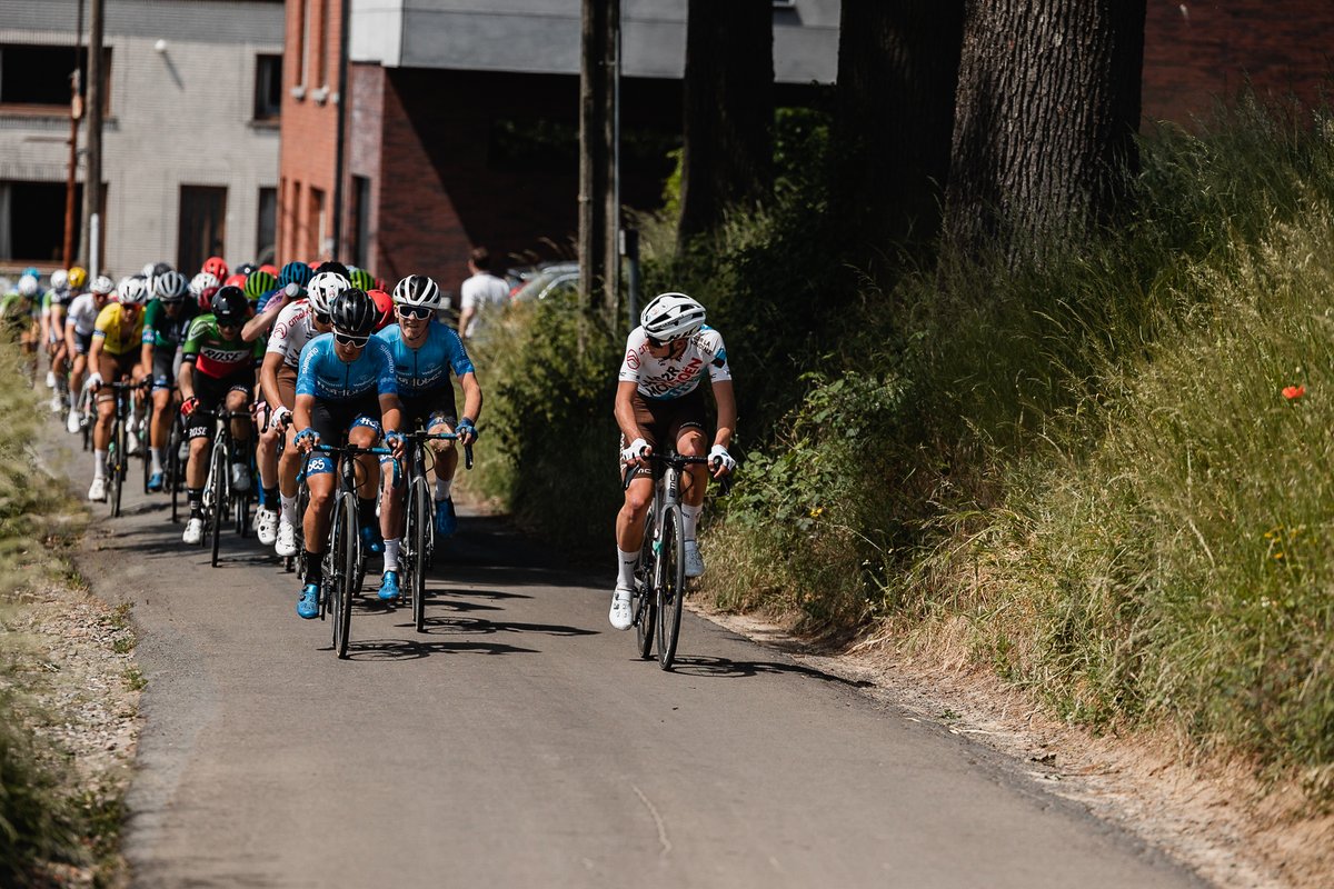 DCT_NewGen's tweet photo. Une équipe soudée autour du leader @nielsmichotte sur la dernière étape des @J3Daxel  ! 🤜🤛

Il n'aura manqué que 4 petites secondes ... 😕

📷 @gussevphoto https://t.co/DgVl7WzpgA