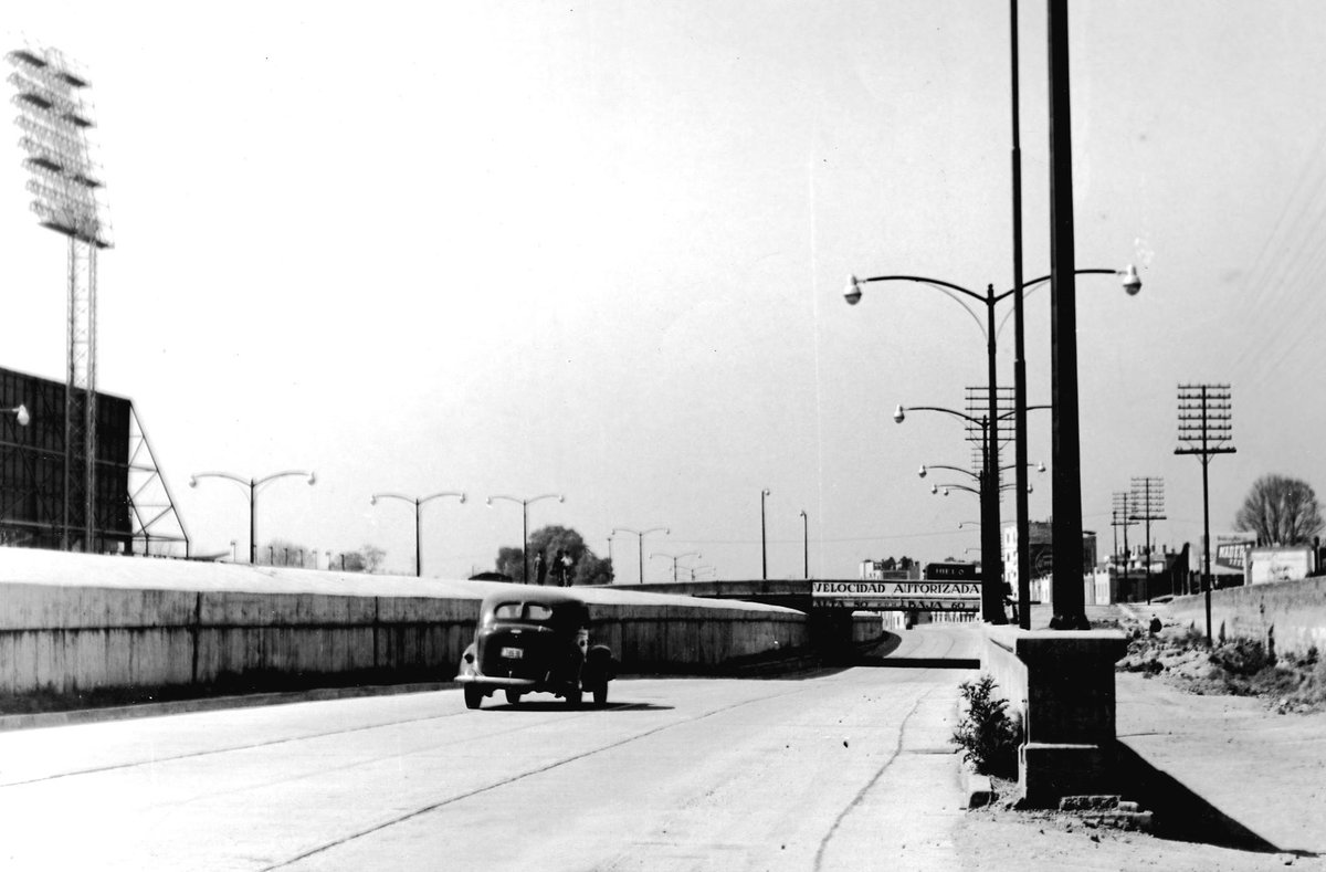 Viaducto Miguel Alemán en los 50s 
#Anguz