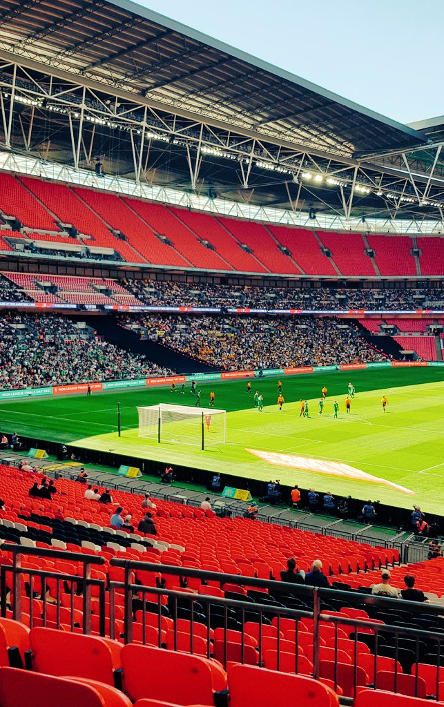 101Groundhopper's tweet photo. Game 97 - @LittlehamptonFC 0-3 @nptfc -@FA Vase Final. Both teams backed well by their fans in fantastic conditions which made for an enjoyable game. With @92_mfc and @sladepower20 #football #groundhopping #NonLeague #nonleaguefootball #BuildbaseFAVase #FAVaseFinal @FutbologyApp https://t.co/rvcWybhXqb