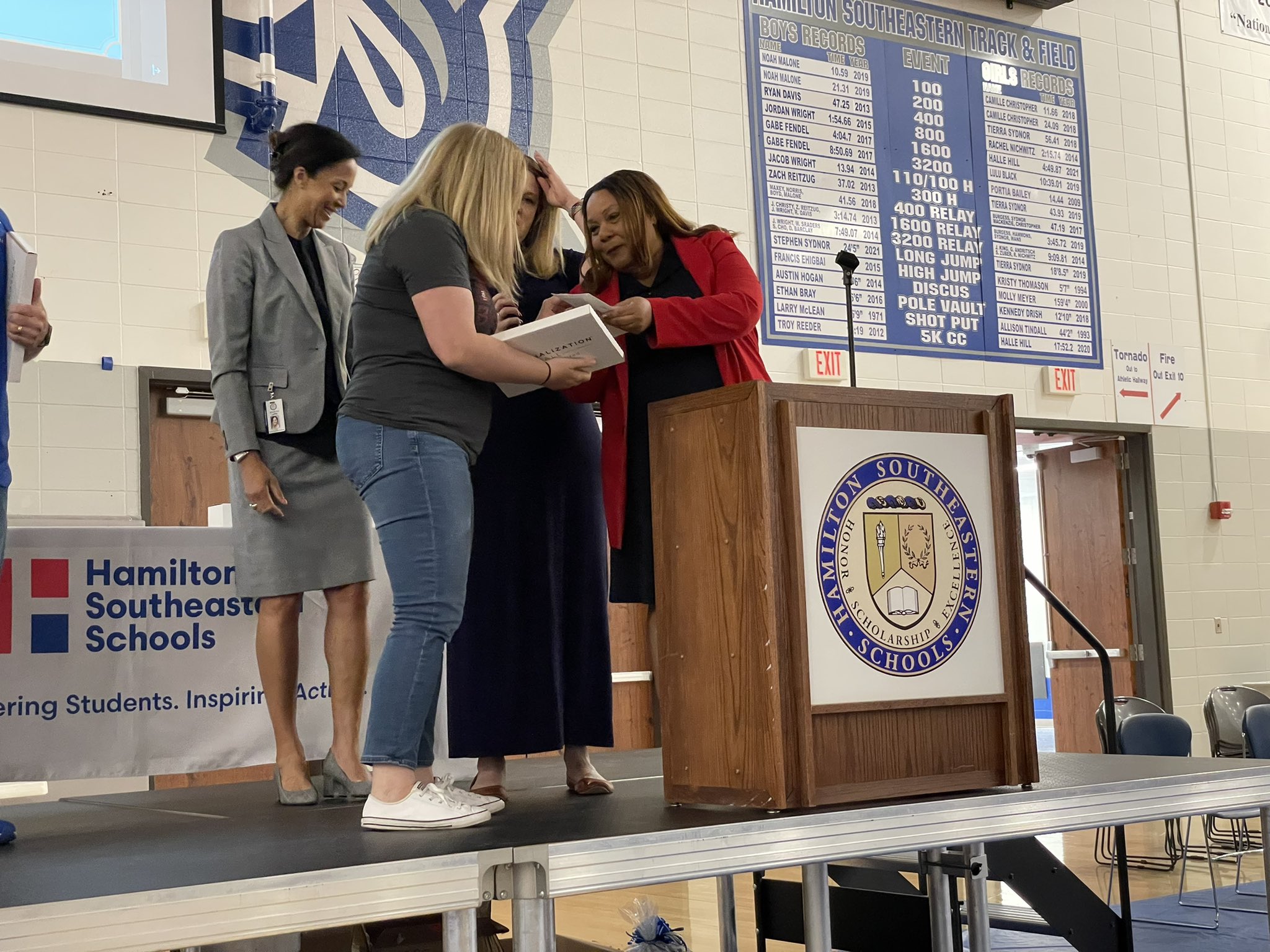 HSE Schools on Twitter "Annnnnnnnnd our 202122 TEACHER OF THE YEAR is