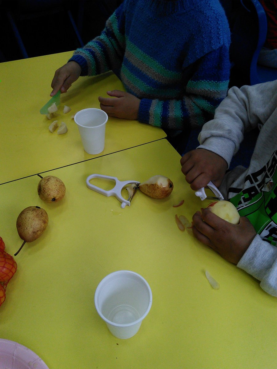 MrsRyans_class's tweet photo. We designed and made fruit salad today in YPC.
We used knives and peelers to prepare the fruit. https://t.co/5ygkmm11s9