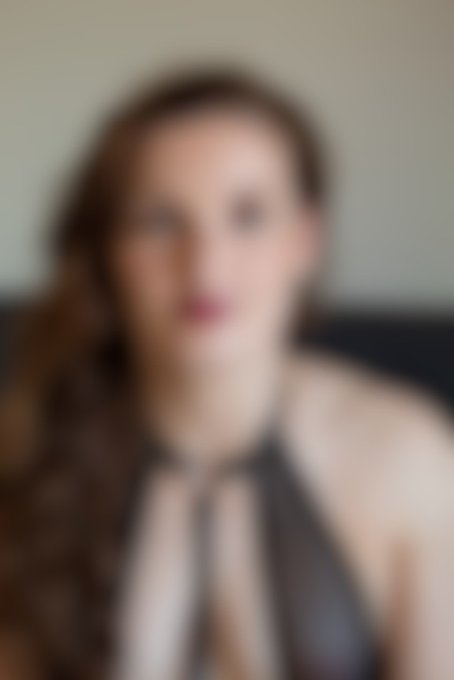 Sizzlin’ Izzy’s pics and videos