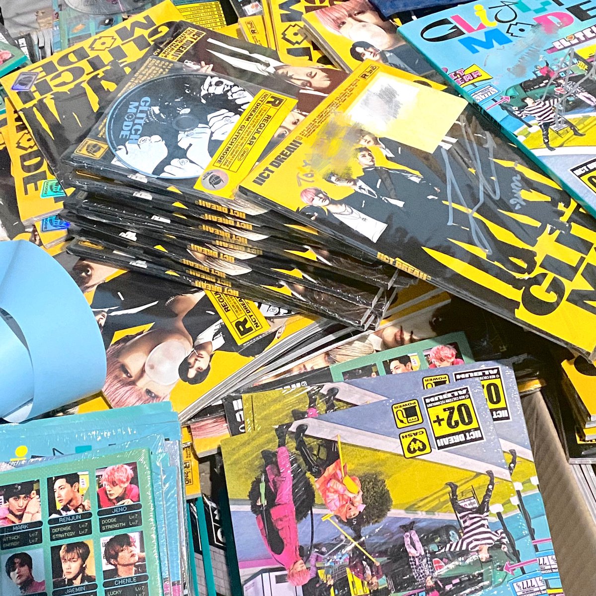 _M9711's tweet photo. จะขายบั้มเต็มไม่แกะ10บาท รวมส่ง 1บั้ม
   ตอน 1000ฟลว https://t.co/P6XNVZ61z6