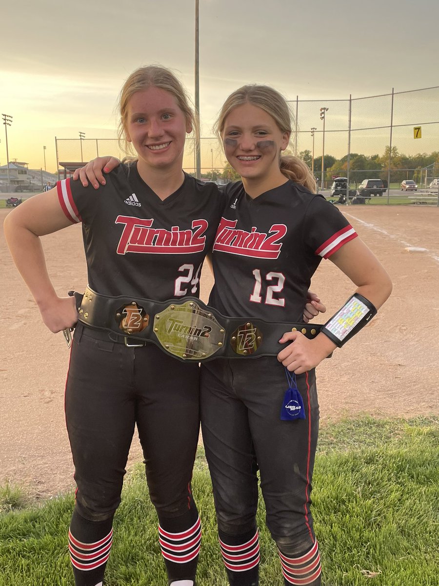 CoachCarah's tweet photo. We headed to Stevensville to battle some great teams and dodge the rain at the USSSA Pirate Treasure Quest. Went undefeated all the way to the championship game, but came up short to a great GR Diamonds team. Our pitching &amp; def was solid, with 3 shutouts along the way #T2ThatsWho https://t.co/iINeIdyNBW