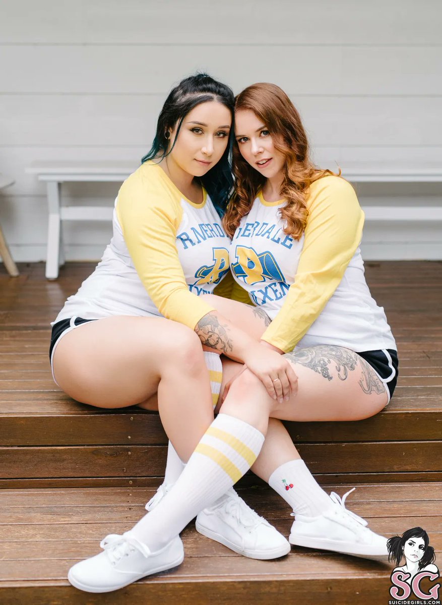 SuicideGirls's tweet photo. Happy #MultiMonday with these Riverdale vixens β¨ Kettle + @MLaurieJupiter are #SetOfTheDay on #SuicideGirls πΈ @dameandfrank - https://t.co/I6AuinB8r9 https://t.co/e6guTY7kFD