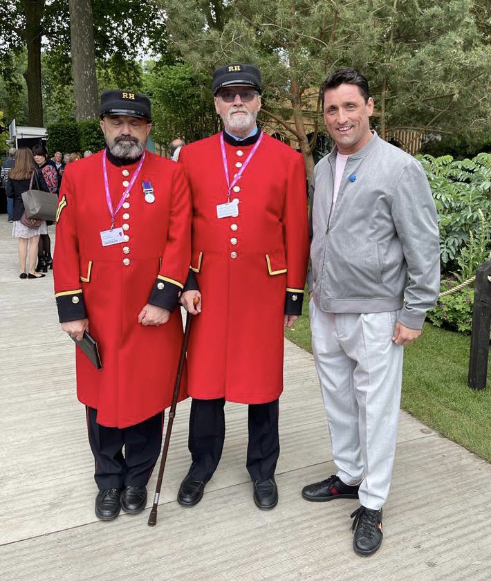DanielTayloresq's tweet photo. Honoured to represent #AlderHeyChildrensHospital @ the
#RHSChelseaFlowerShow with their magnificent urban foraging garden designed by H.Miller Bros.The garden will be relocated to Alder Hey in Liverpool later this year.#HeyChelsea @AlderHeyCharity #Alder_Inspired @ShirleyBallas https://t.co/y13N2HFzRx