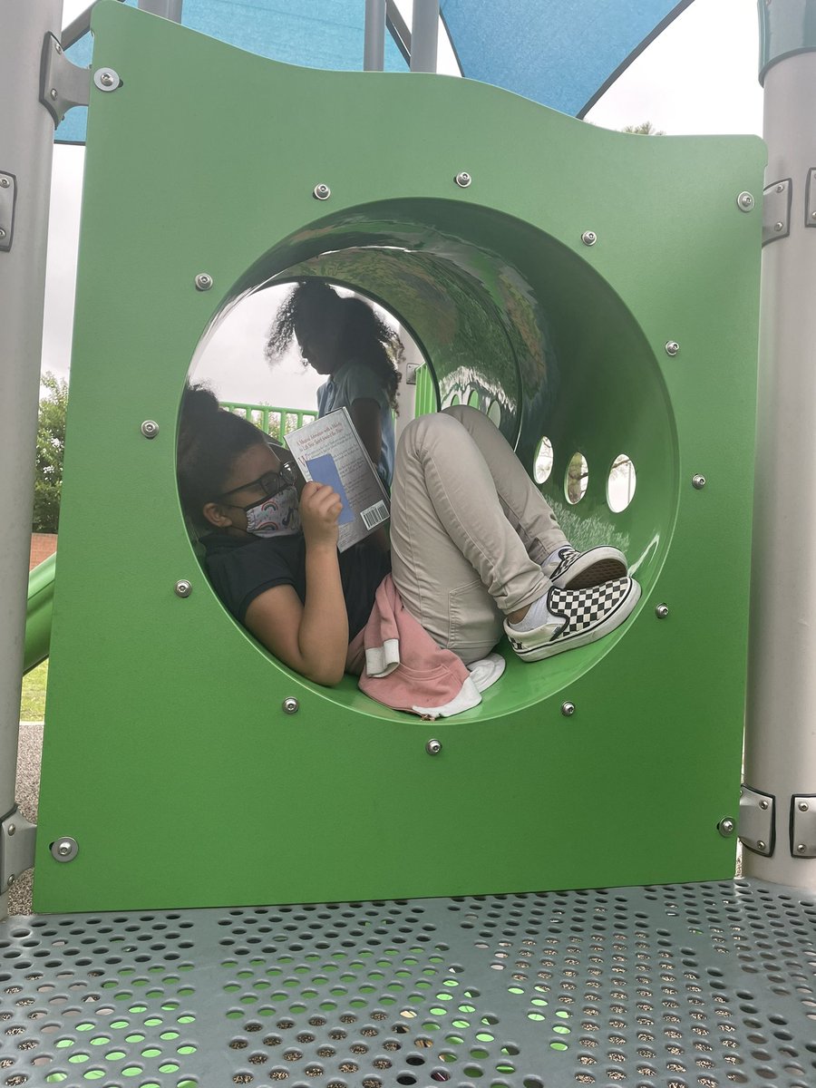 Nothing like some fresh air and a good book. ❤️📚 <a href="/Buffalo_Creek1/">Buffalo Creek Elem</a>