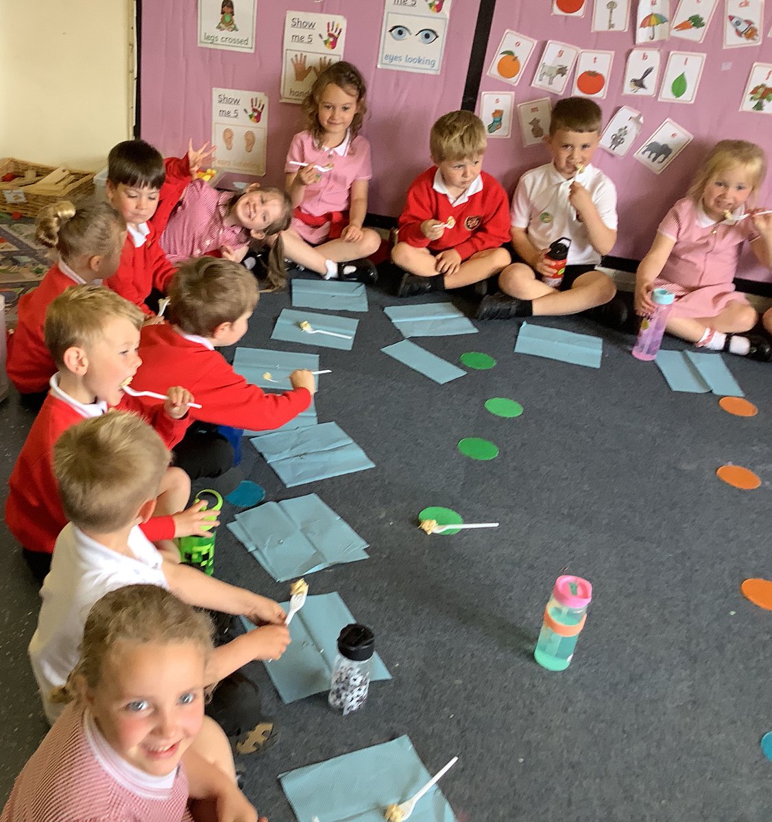 stgregorys_EYFS's tweet photo. This afternoon we have learnt about Coronation Chicken and Victoria Sponge. We even got to try them too. A big thank you to Mrs Heaton for making them for us. It was a big thumbs up from Reception! https://t.co/2rVcn0BiKI