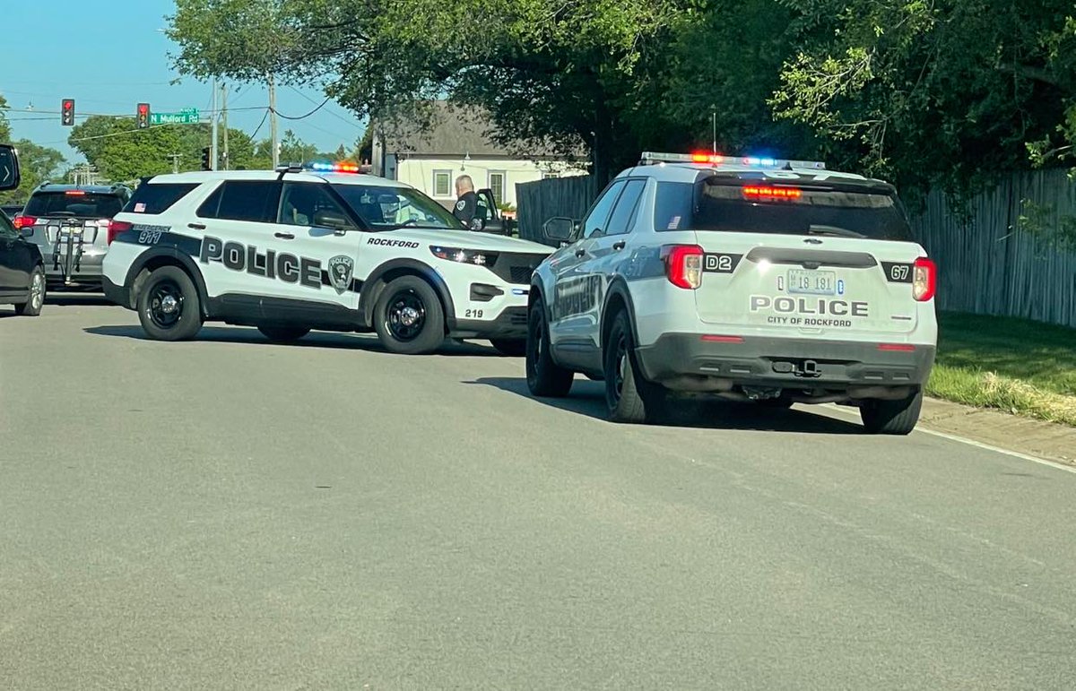 WhitneyMartinTV's tweet photo. HEADS UPโ Traffic is down to one lane near Mulford and Guilford. We're told to avoid the area. Itโs not clear what Rockford Police are investigating. We have calls into the department and will let you know what we hear. Stay with Eyewitness News for the latest. Weโre on #FOX39 https://t.co/YwkPFzMjnh