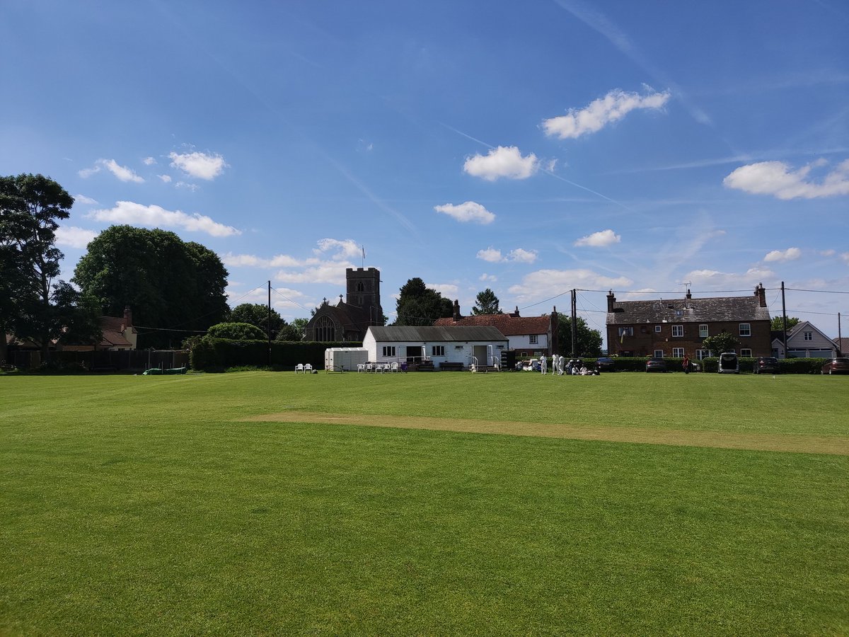 WCBXI's tweet photo. The boys picked up a 75-run win yesterday. @WillingaleCC were excellent hosts with a scenic village ground, the pictures don't do it justice!

WCB: 205/5 (35)
🏏 @KunwarMayank 53* @supern15h 33*
Willingale: 130/9 (34.2)
🎳 Vijay 3-16 @bhardwaj10991 2-24

#Cricket #Sunday #Essex https://t.co/JDtJDI7VOt