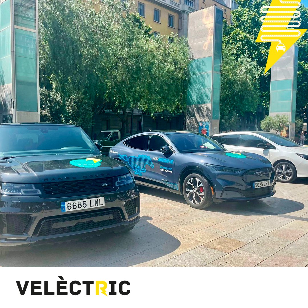 VelectricReus's tweet photo. 💡🔌 Prova l'experiència del vehicle elèctric!
Com en edicions anteriors, #Velèctric comptarà amb una zona de Test Drive on hi haurà més de 20 vehicles de diferents marques per poder provar 🚘
Reserva prèvia aquí  ➡️ https://t.co/ayF7tN0WVr @reus_cat @DanielRubio1981 #Reus2030 https://t.co/zhpSlfssRK
