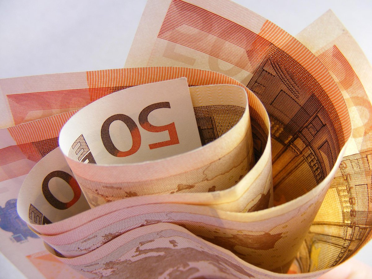 ITALUIL's tweet photo. Pubblicato in #GazzettaUfficiale il Decreto #Aiuti che introduce  il riconoscimento di un’indennità straordinaria una tantum di 200 euro in favore di lavoratori dipendenti, pensionati e altre categorie di soggetti.
https://t.co/XLnFqhN6jZ https://t.co/sKIIsax3n5