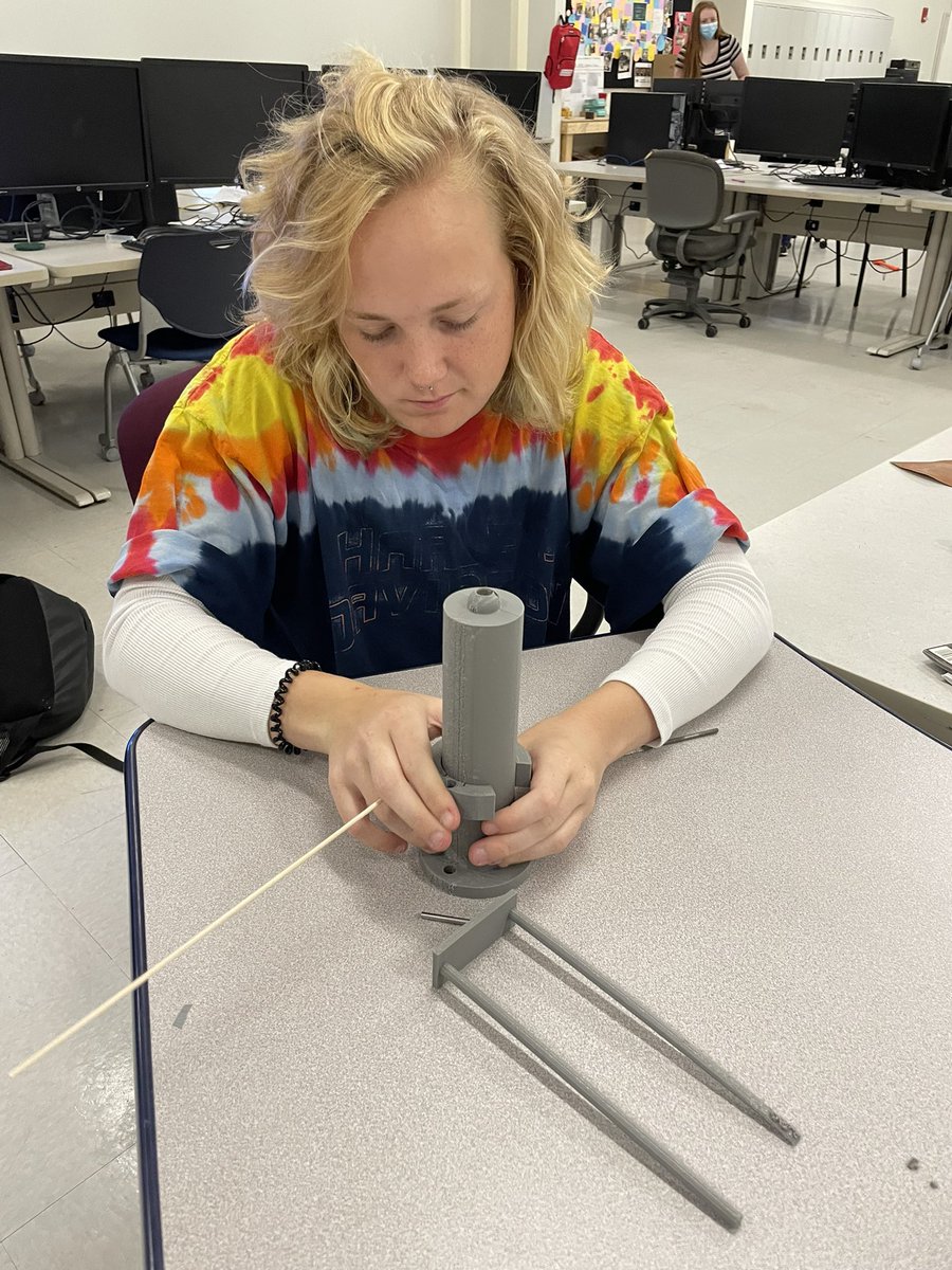 NashuaEngineerg's tweet photo. Assembling the final prototype! @NashuaTC https://t.co/eQBN6iKhlk