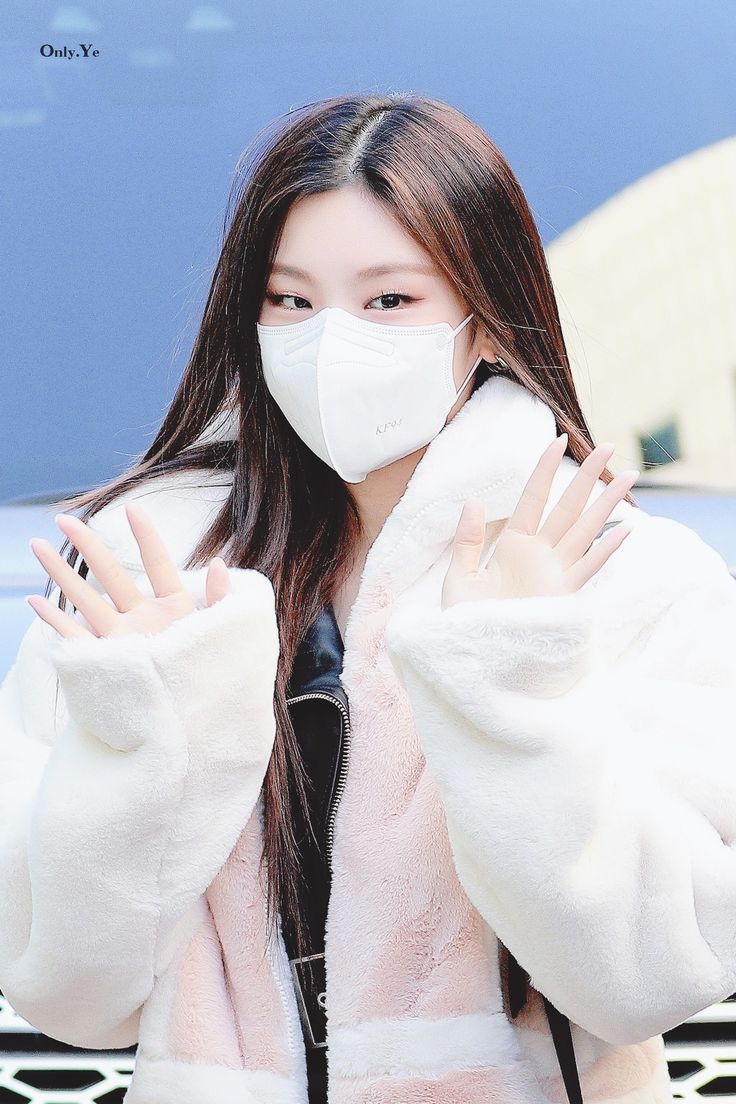 ⠀ 
⠀ ⠀⠀ ⠀
     ﹫  kxlianc.⠀  :    posted .ᐟ
      ≡   monday  𓄲  05 / 23 / 2022
      ⌕   NAIA, terminal 3.

     ╰─ “ see you soon, amsterdam. ”

⠀