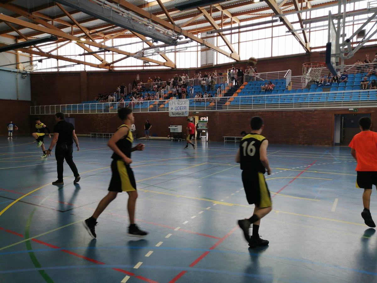 Eibar Saskibaloia tweet media