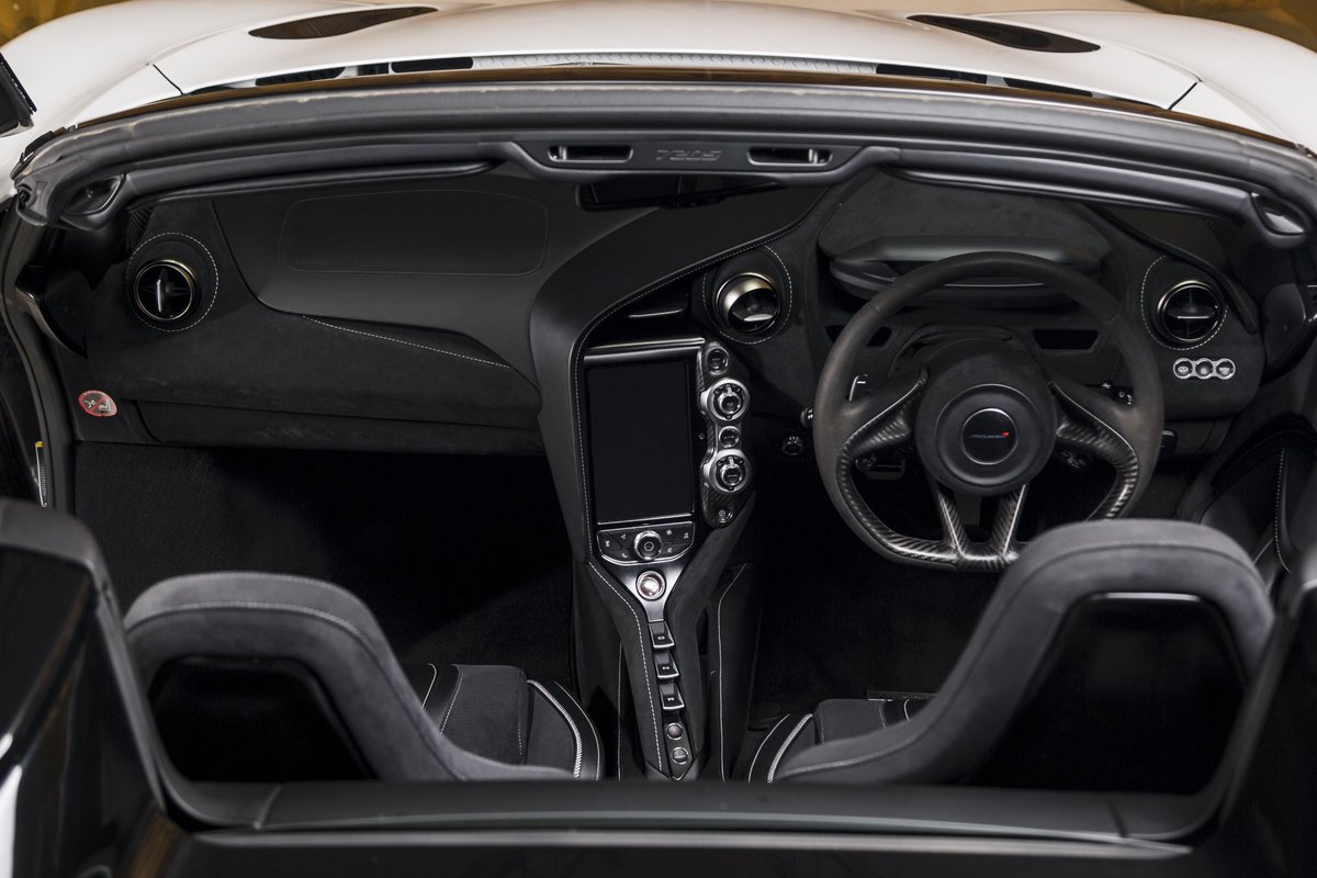 gvelondon's tweet photo. The White &amp; Gold Room 🤍

Hypercar performance for a supercar budget. Introducing our 2020 McLaren 720S Spider- complete in Silica White and equipped with a huge Carbon specification! 

#GVELondon #McLaren720Sspider https://t.co/z3rqVraFiq