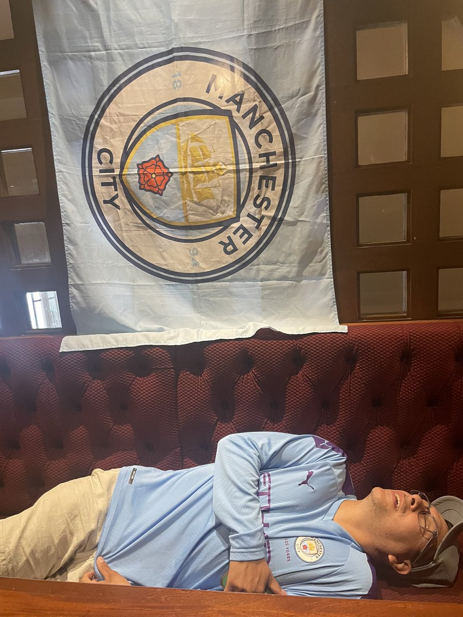 How was your Championship Sunday? This was ours! Big smiles everywhere <a href="/ManCity/">Manchester City</a> #champions #epl #MyPLMorning #ManCity #texas