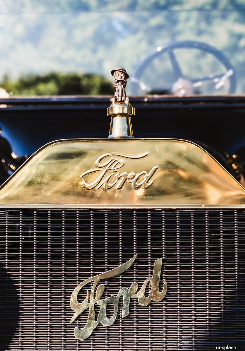 A Munich regional court has put a nation-wide sales and production ban on #Ford cars that can establish an internet connection, as part of a #lawsuit over the violation of some wireless #technology #patents (the #licensing of standard-essential #patents for LTE networks).