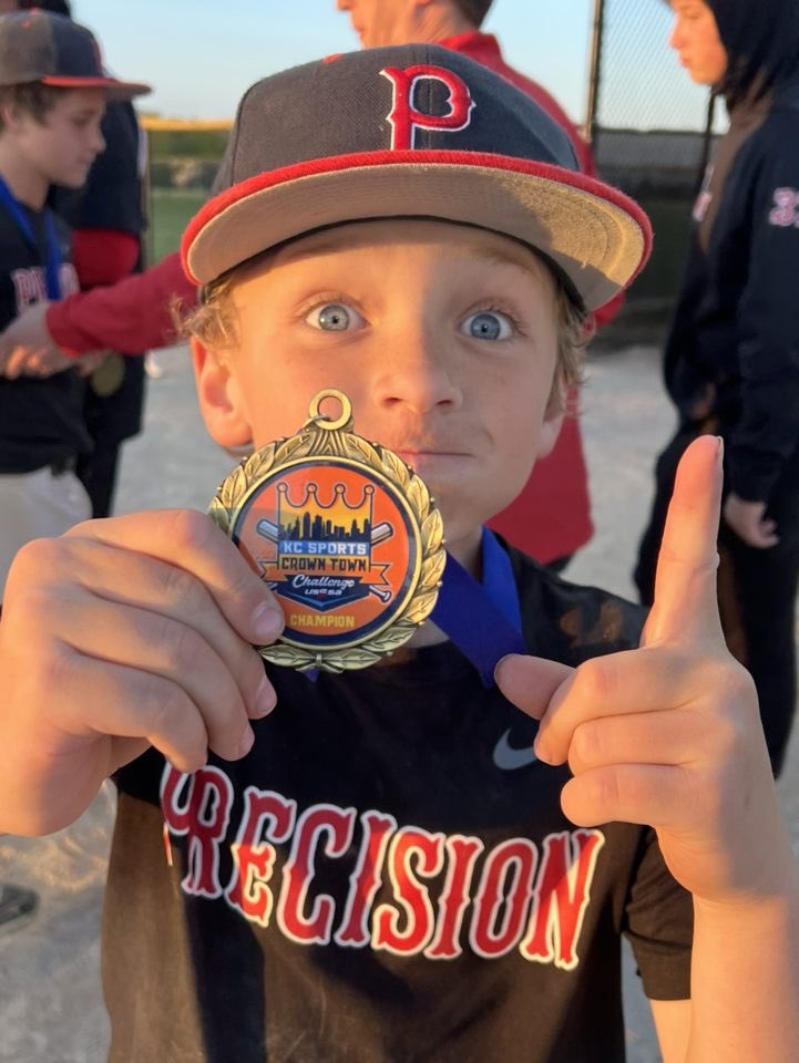 precisionballkc's tweet photo. Congratulations to our 11s for finishing 5-0 this weekend enroute to a championship. Four come from behind wins!  Amazing heart and fight in this group of boys. Very proud of their amazing progress this season. @KCSPORTS @USSSABSBL @bluevalleyrec #Nikebaseball #Precisionfamily https://t.co/GoFamLoHkH