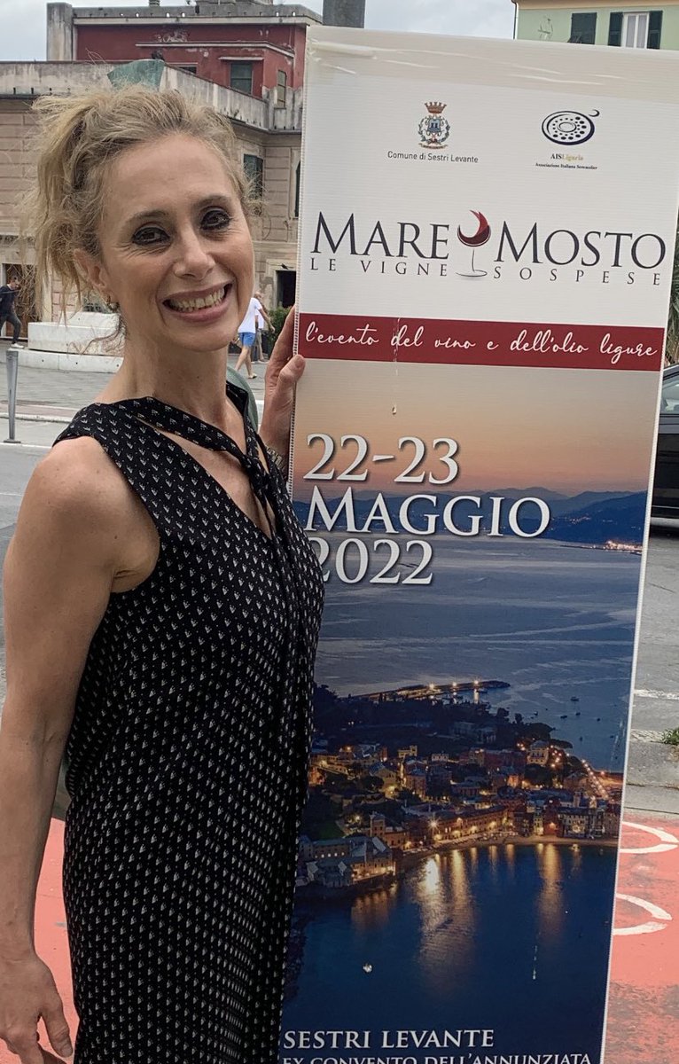 missaglia_sara's tweet photo. Mare Mosto a Sestri Levante è una manifestazione che si svolge nell’area dell’ex convento dell’Annunziata: un incontro per conoscere le otto denominazioni regionali, i produttori di olio Dop Riviera Ligure e una serie di eccellenze del territorio.
.
#maremosto #wineoneway #WoW https://t.co/eYZaTQf31K