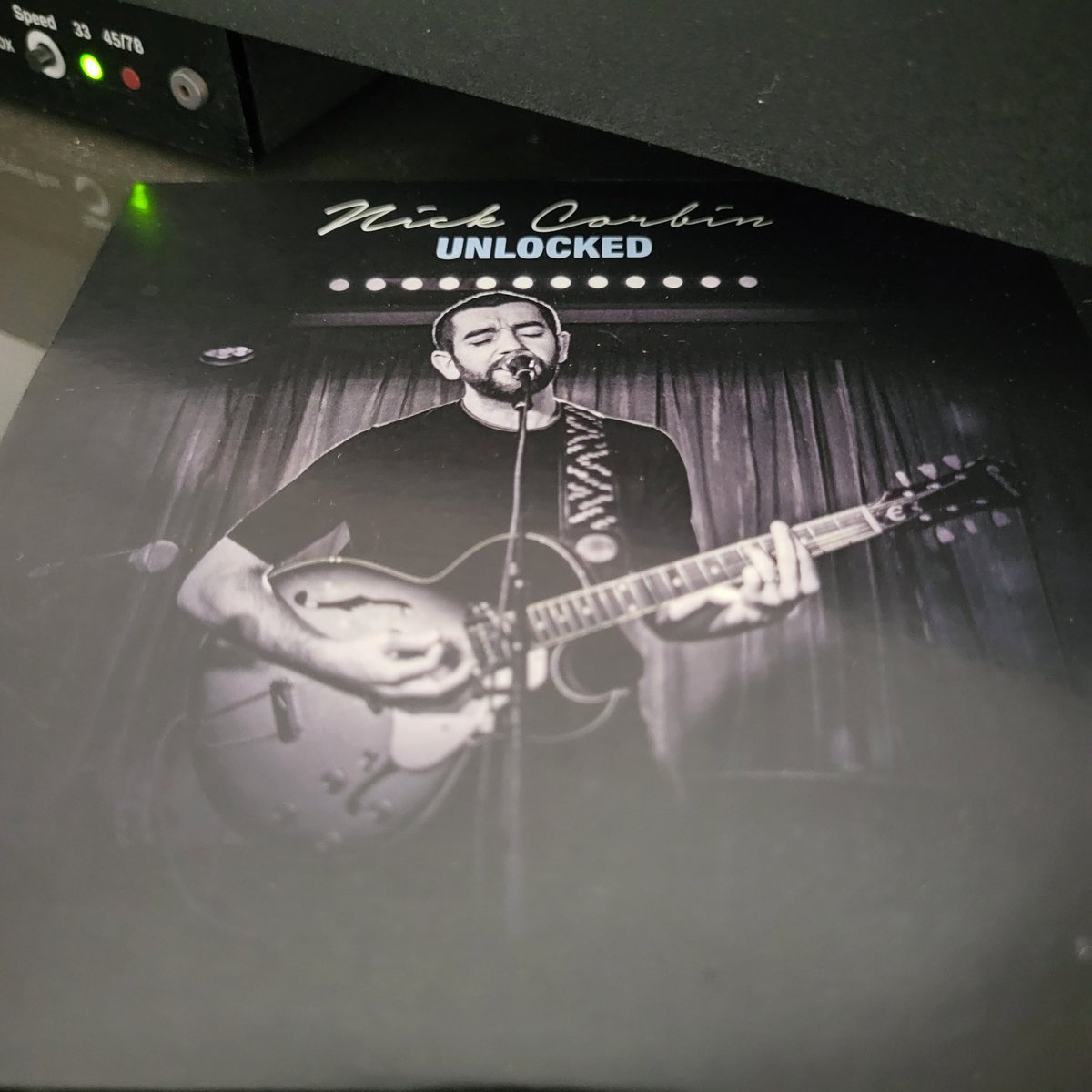 putajumperon's tweet photo. Just arrived, this really is a beautiful recording.
Thank you @bigacrecords and everyone involved.
#nickcorbin #nickcorbinmusic #bigacrecords #acoustic #music #soulful #musician #singer #songwriter https://t.co/xtlQ37pTyd