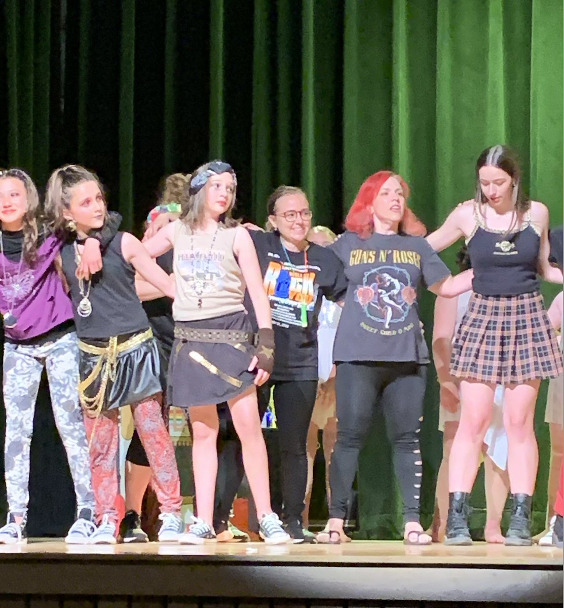 KHMSGuidance's tweet photo. Amazing Job HMS Drama Club! https://t.co/ys3w2AkOg9