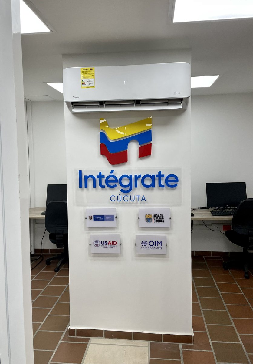 lgomez4's tweet photo. Los #CentrosIntegrate son la puerta de entrada para que las personas migrantes, retornadas y de acogida encuentren soluciones integrales a sus necesidades. Hoy se abre en Cúcuta el segundo de 9 de estos Centros que le apuestan a la integración en las ciudades @GciaFronterasCo https://t.co/8T2doTR6Oe