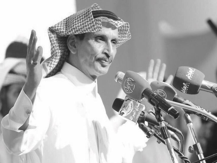 e__gq's tweet photo. خذيتك من عُيون اللي يبونك مَرجله وعناد 
مثل ماياخذ البَحار من جوف البحر درّه 🤍 https://t.co/Yc2NDuwJJM