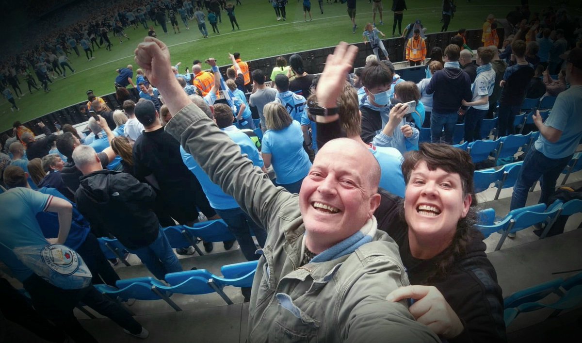 JanineR's tweet photo. The real party was in the stands!!
💙⚽️💙⚽️
#Champions #MCFC #fighttotheend #4outta5aintbad  #premierleague #ManCity #belfastblues #havinaparty #raheemsterlingistopoftheleague #thisiswhatitmeanstobecity #ManchesterCity #manchesterisblue #theythoughtitwasthreethree 😂😂 https://t.co/8u8qsy9HlW