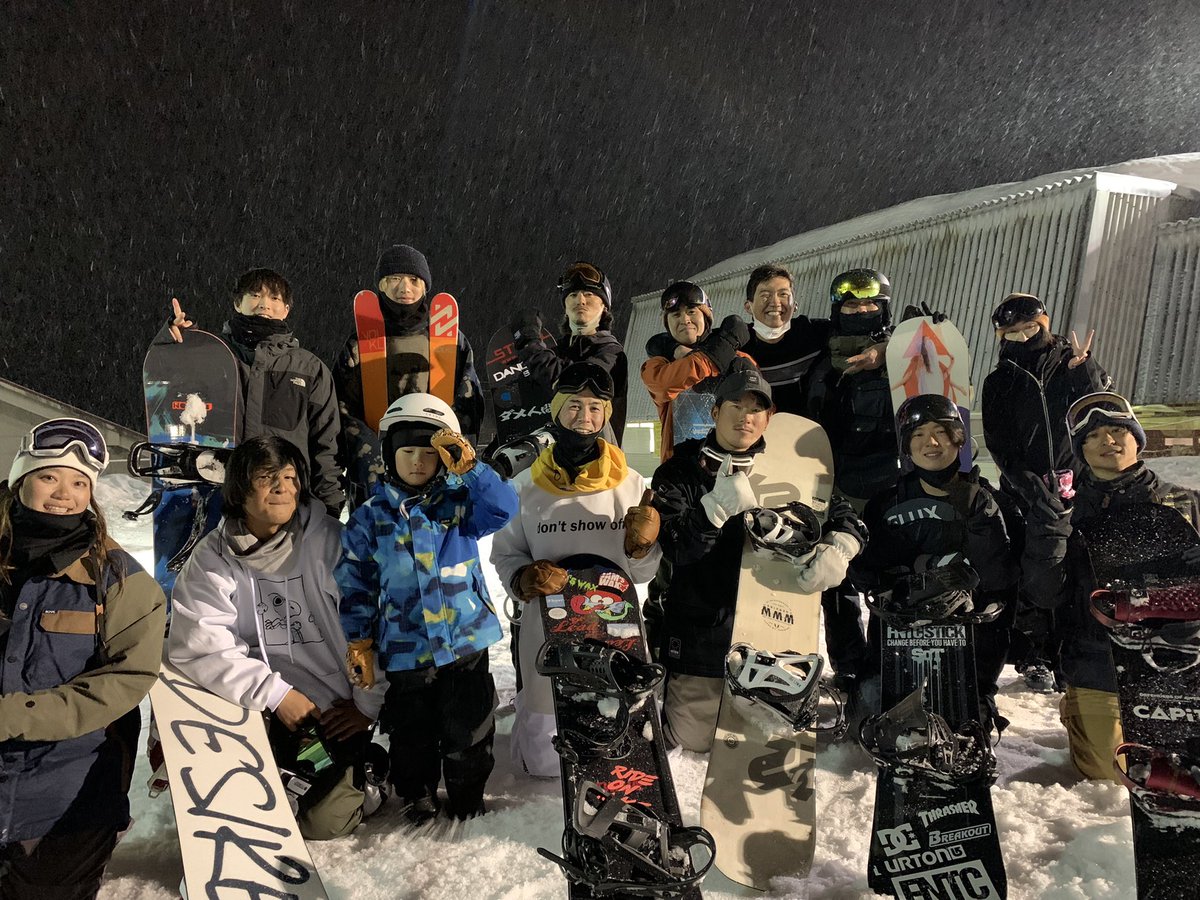 ReNa6311's tweet photo. 21-22シーズン　Ryuoo
篭る予定ではなかったのだけど
やっぱり篭っ���しまった9シーズン目。
10シーズンまではやりきるか？
そろそろローカルと言われたい←
#長野 #住み込み #リゾバ #スノーボード #竜王スキーパーク https://t.co/7hZjvT8cwF