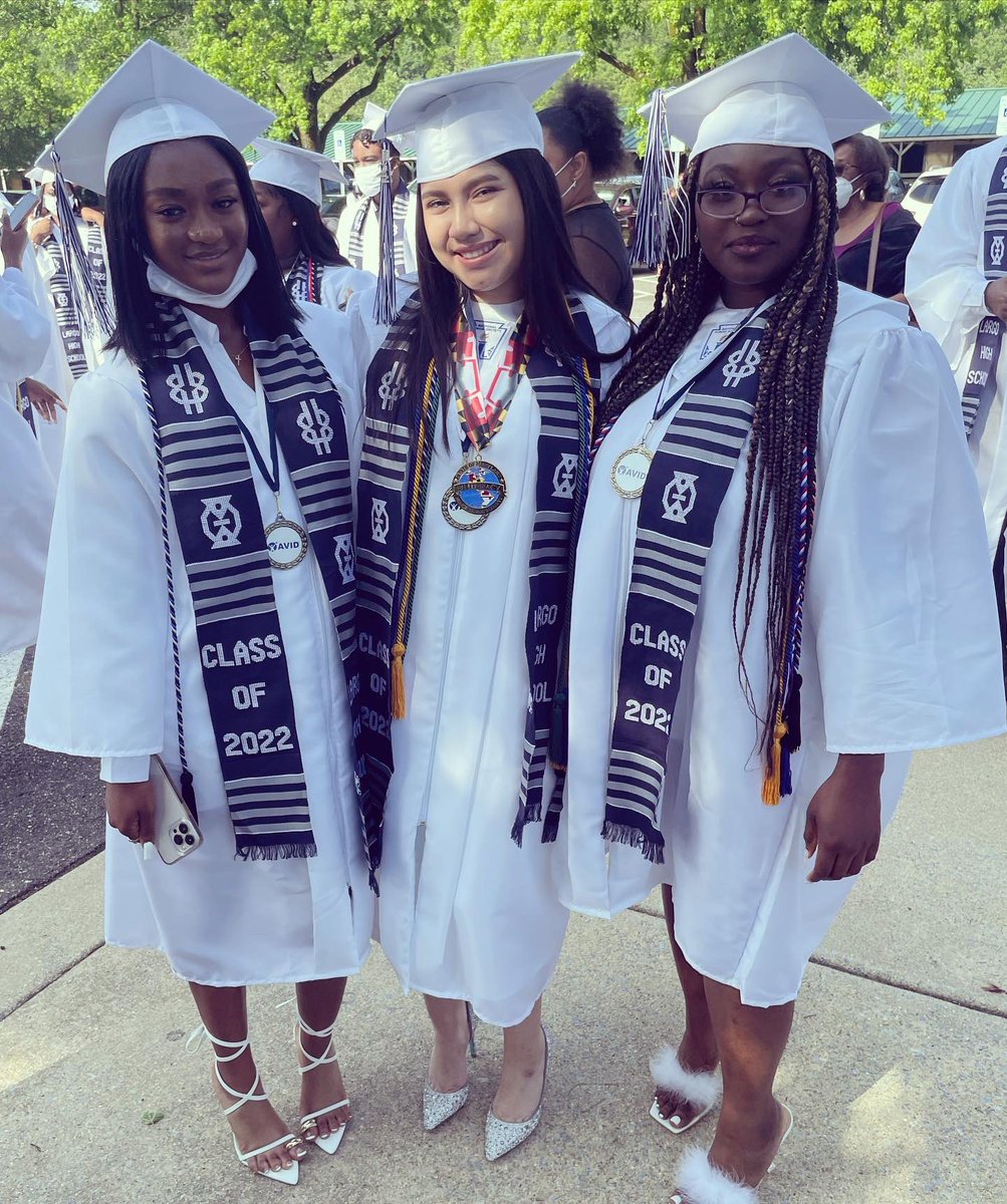 teach2dfuture's tweet photo. Congratulations to my  @AVIDLARGOHS Senior Scholars on your graduation today. I’m so proud of your achievements and can’t wait to hear your college stories. @LargoLionsHS @AVID_MASSVI @AVID4College @PGCPSAdvancedP1 @ShermanEllegood @pgcps #graduation2022 #PGCPSPROUD #Classof2022 https://t.co/ptK1WahXBq