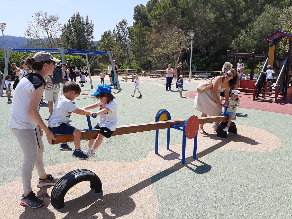CIDEcooperativa's tweet photo. Els lleons i les lleones van passar una horabaixa molt divertida al parc amb les seves famílies. Moltes gràcies per acompanyar-nos! @CooperativaCIDE #somcide #famílies @afacide https://t.co/AeMsFvnHUU