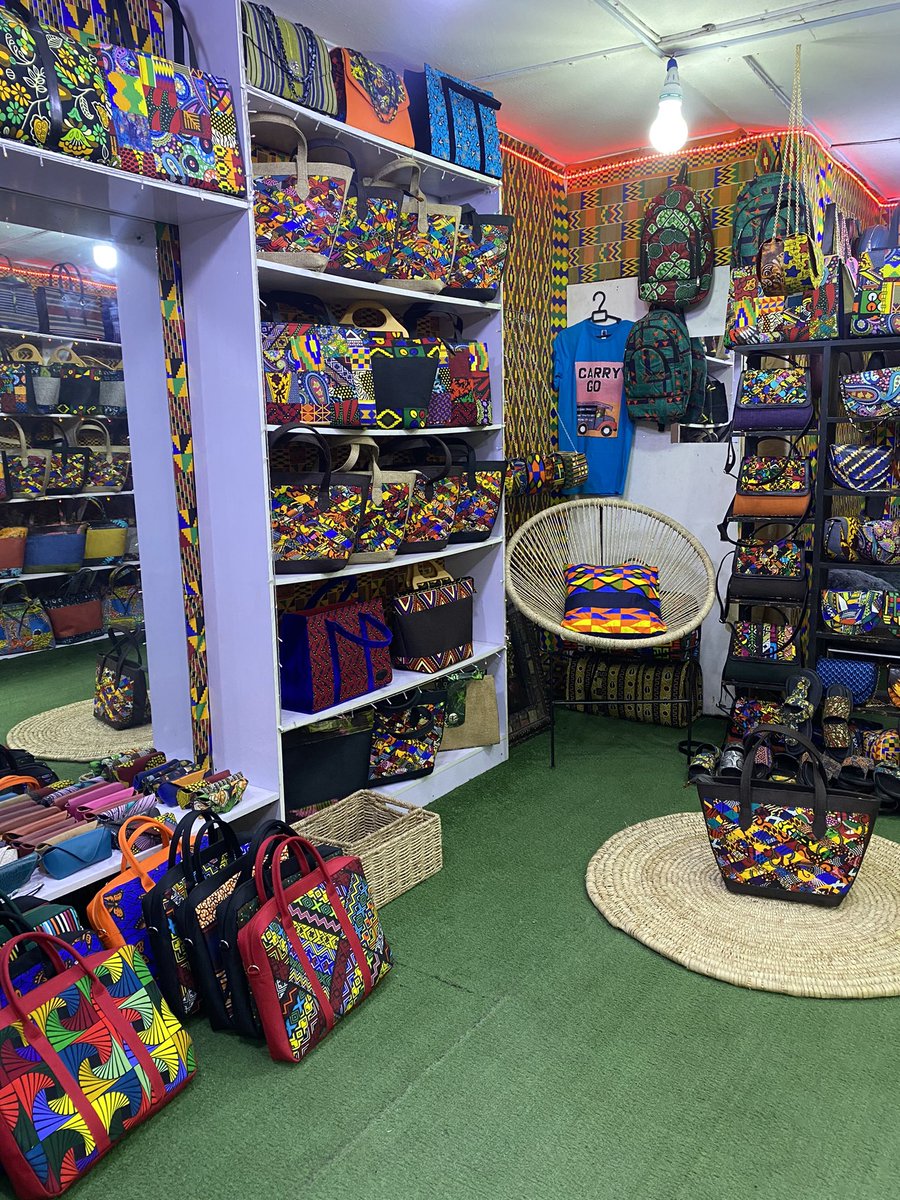 Khadimbagmaker's tweet photo. Please patronize my small business. Worldwide delivery guaranteed. https://t.co/tnExzUeWzE
