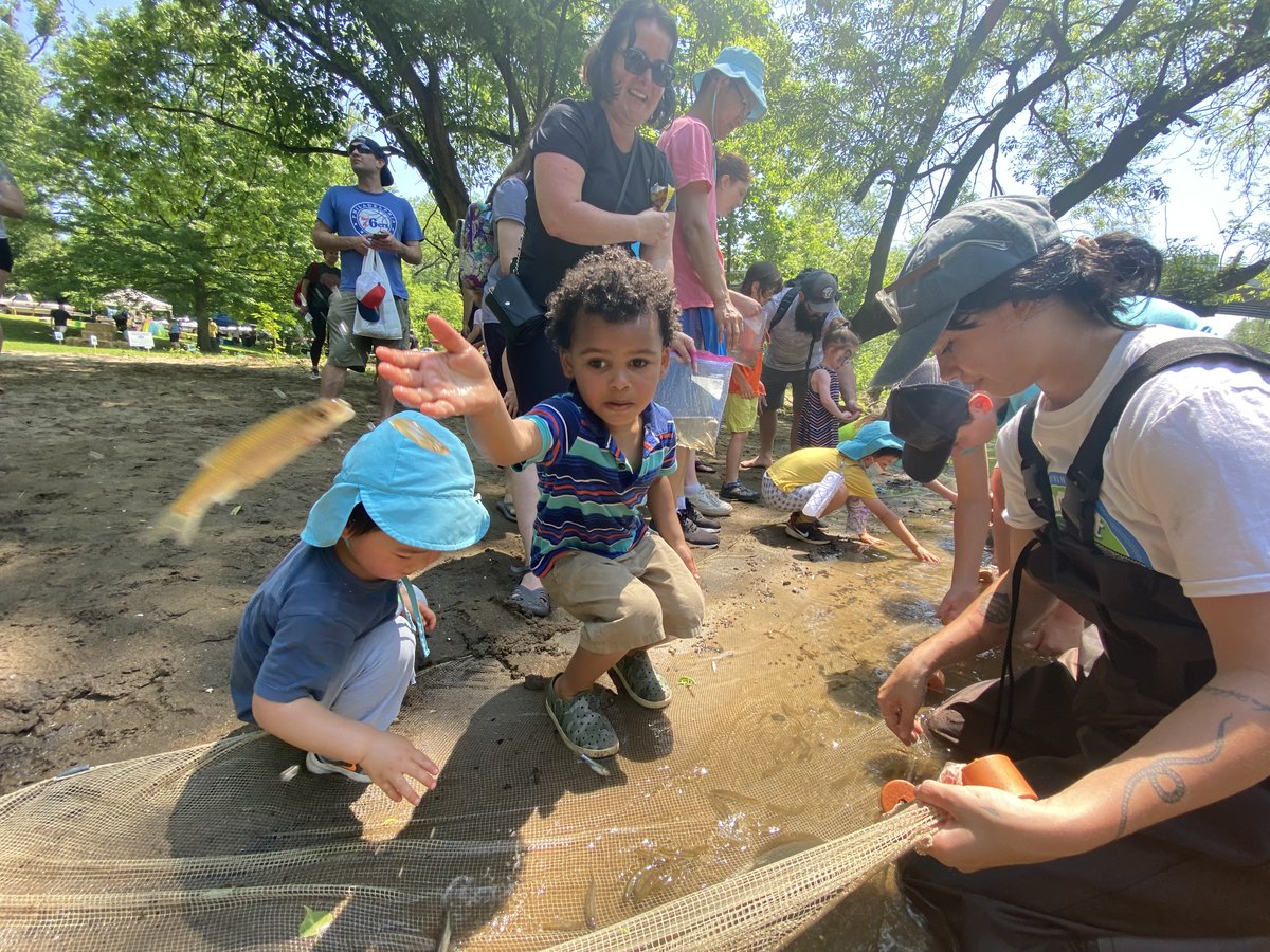 teamupstream's tweet photo. Great turnout for the #ShadFest & #ShadRun 2022, thanks to our amazing partners @BranConservancy @hagleymuseum @DelawareDNREC @StroudCenter @UDelaware @DENatureSociety @DelawareEstuary @nature_delaware @cityofwilmde @DESeaGrant BrandywineShad2020, DE Ornithological Society & more https://t.co/kCgGrcc6Uw