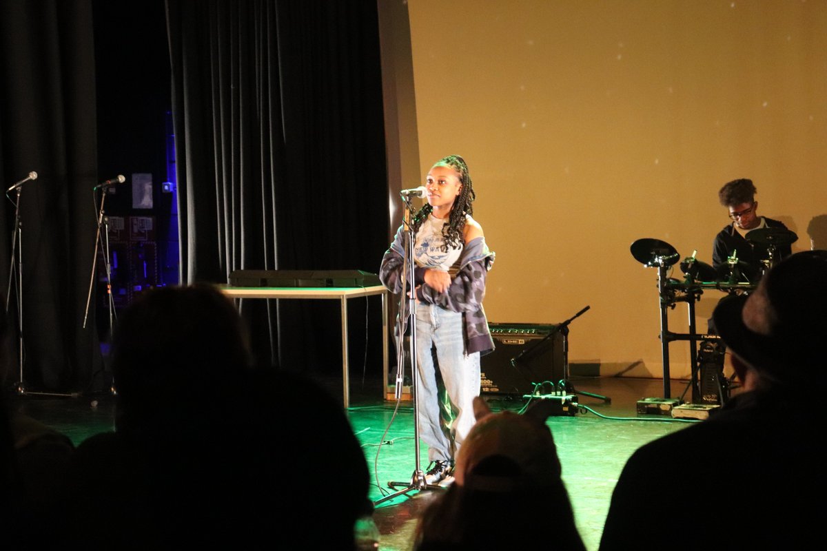 RoyalCourtLiv's tweet photo. A massive congratulations and well done to our amazing youth theatre on their showcase, over the weekend!!🤩 

We worked in partnership with @CatalystPA and @youthmusic to help our young people showcase their amazing talents.

We can't wait to see what their futures hold! https://t.co/2ShXlYt6FY