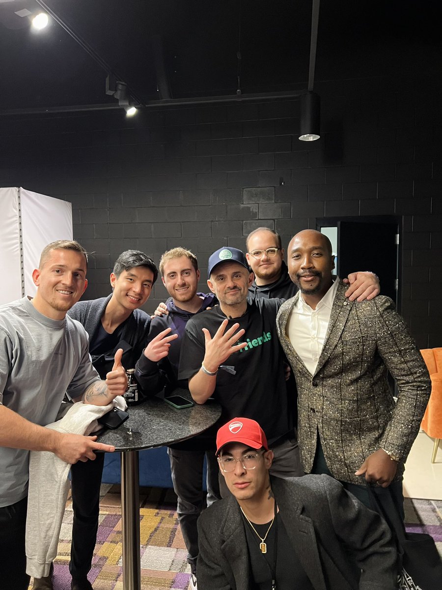 What a crew 💜🚀

<a href="/xtrvth/">dare</a> <a href="/garyvee/">Gary Vaynerchuk</a> <a href="/Pgigi94/">Phil</a> <a href="/bouri_stephen/">Stephen Bouri</a> <a href="/roberto_asseily/">Robz</a> <a href="/jeffonchain/">jeffbordes.eth</a> <a href="/a1exwd/">AlexWD</a> <a href="/veecon/">VeeCon</a>